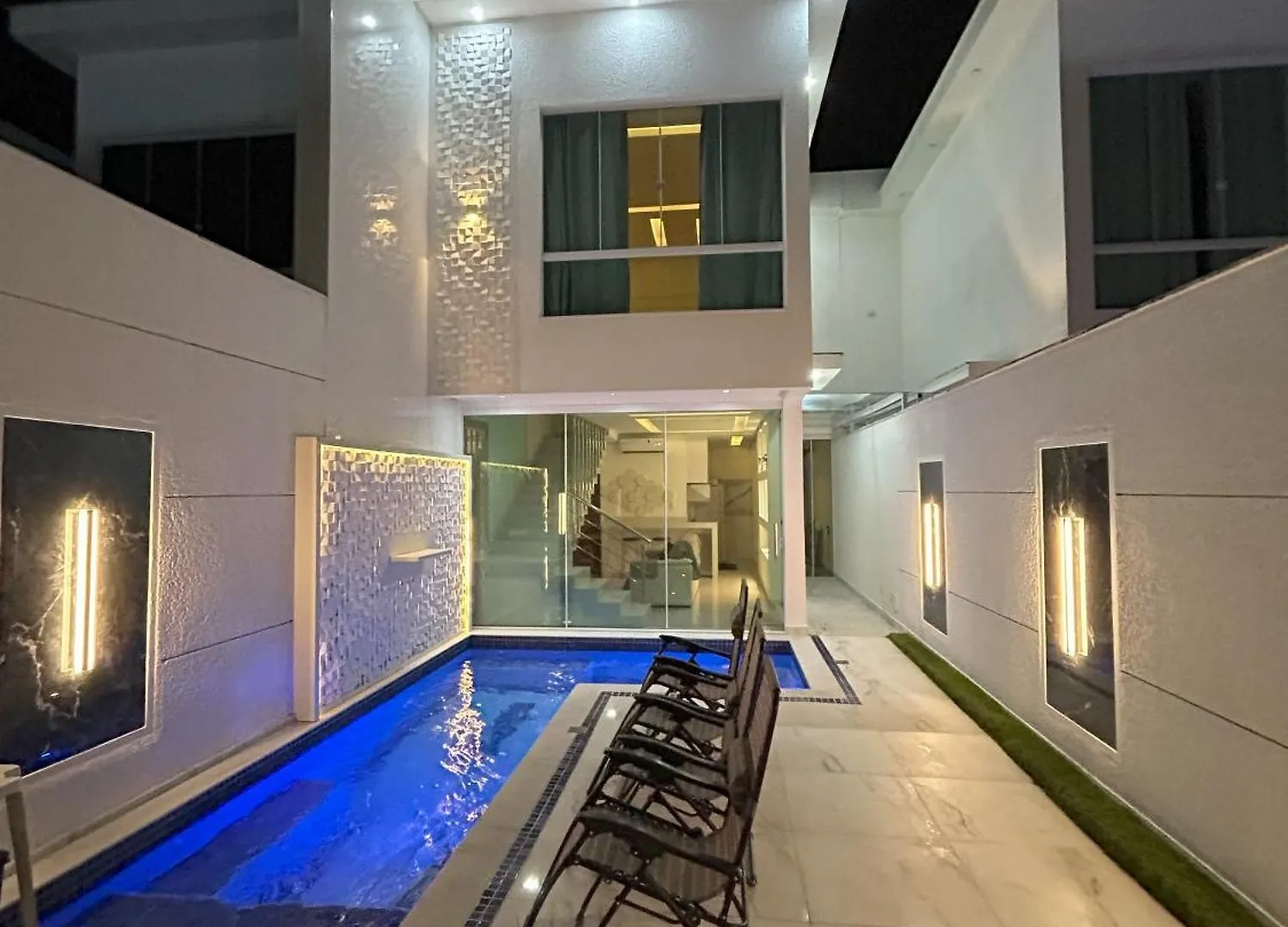 Boa Beach House With Private Pool location